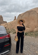 Madonna Yaka Bol Paça Pantolonlu Takım Siyah (Beden: M)