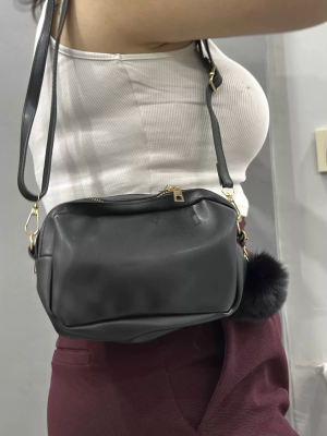 Ponpon Siyah Cilt Çanta (Beden: Standart)