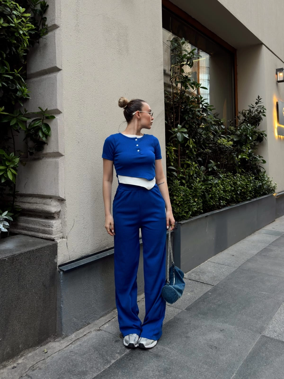 1233591_dugme-yakali-saks-alt-ust-takim-s3943-79115781-sw1200sh1600.png Düğme Yakalı Saks Alt Üst Takım S3943 (Beden: L) - Görsel 4