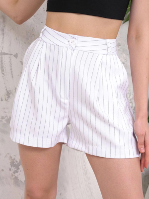 Çizgili Düğmeli Şort Beyaz S2551251 (Beden: L)