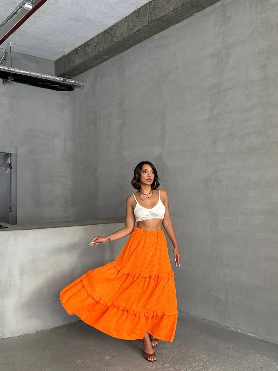 1233718_firfirli-brodeli-astarli-uzun-etek-turuncu-s255047-95918897-sw960sh1280.png Fırfırlı Brodeli Astarlı Uzun Etek Turuncu S255047 (Beden: L) - Görsel 3