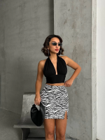 Tek Yırtmaçlı Zebra Desenli Deri Etek Beyazsiyah W24475-S (Beden: M) - Görsel 4