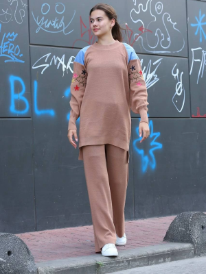 Omuz Detaylı Kol Nakışlı İkili Alt Üst Triko Takım Vizon (Beden: Standart)