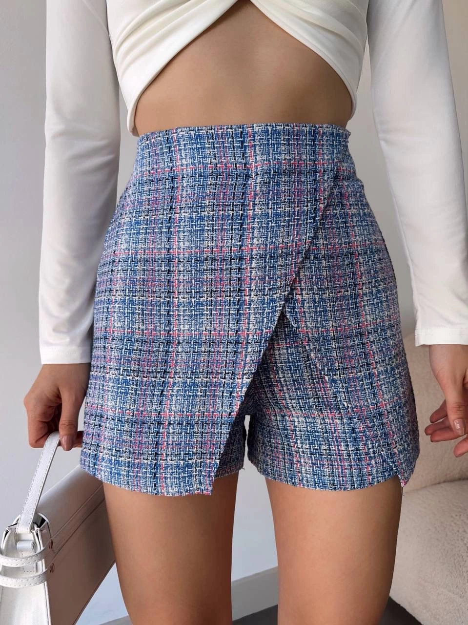 1234275_kapakli-tuvit-sort-etek-mavi-21657863-sw959sh1280.png Kapaklı Tüvit Şort Etek Mavi (Beden: L) - Görsel 1