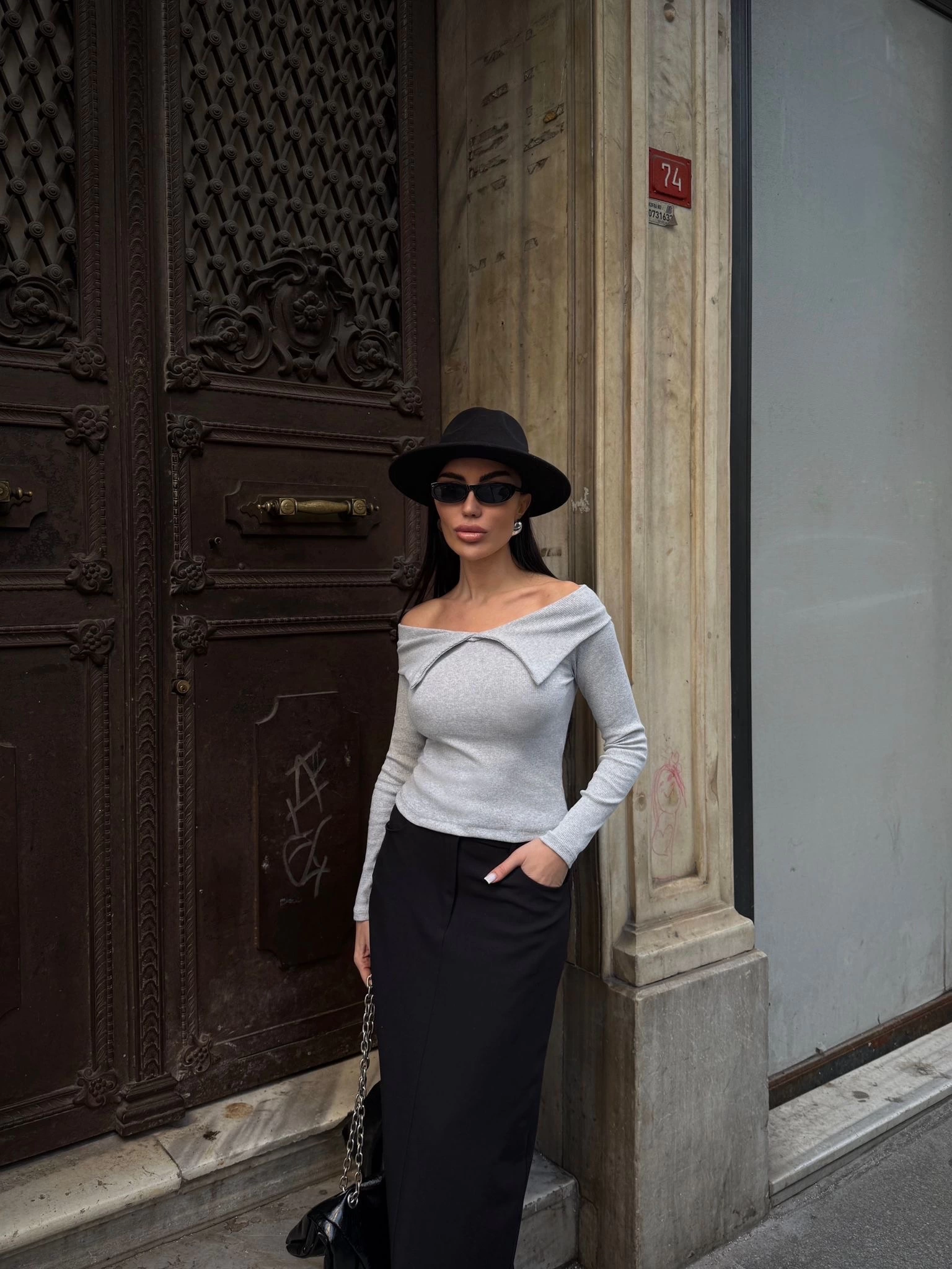 1234285_kelebek-yaka-uzun-kol-bluz-gri-47345019-sw1536sh2048.png Kelebek Yaka Uzun Kol Bluz Gri (Beden: S) - Görsel 4