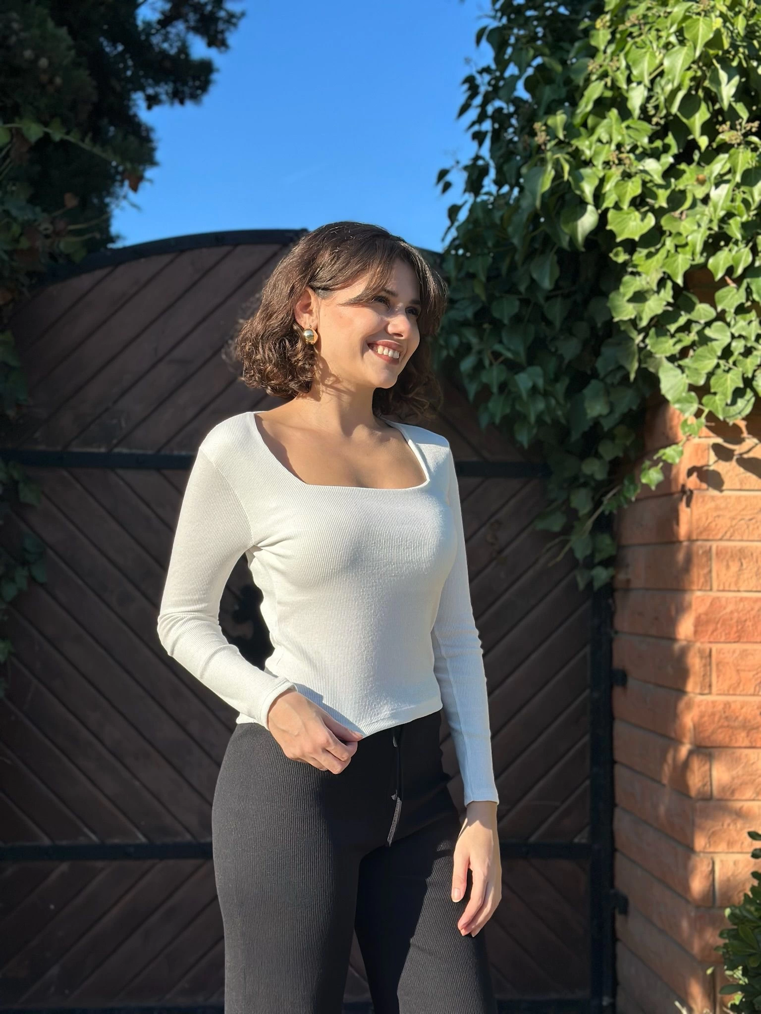 1234406_cerceve-yaka-kaskorse-bluz-beyaz-99775539-sw1536sh2048.png Çerçeve Yaka Kaşkorse Bluz Beyaz (Beden: S) - Görsel 1