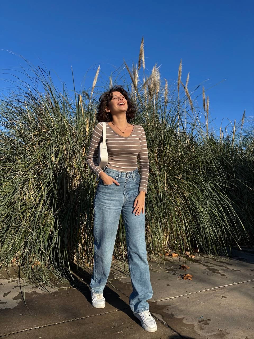 1234511_v-yaka-cizgili-bluz-bej-a3699-9108852-sw960sh1280.png V Yaka Çizgili Bluz Bej A3699 (Beden: L) - Görsel 3