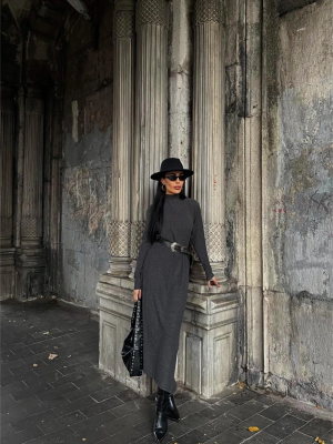 Boğazlı Kalın Bürümcük Uzun Elbise Siyah (Beden: M)