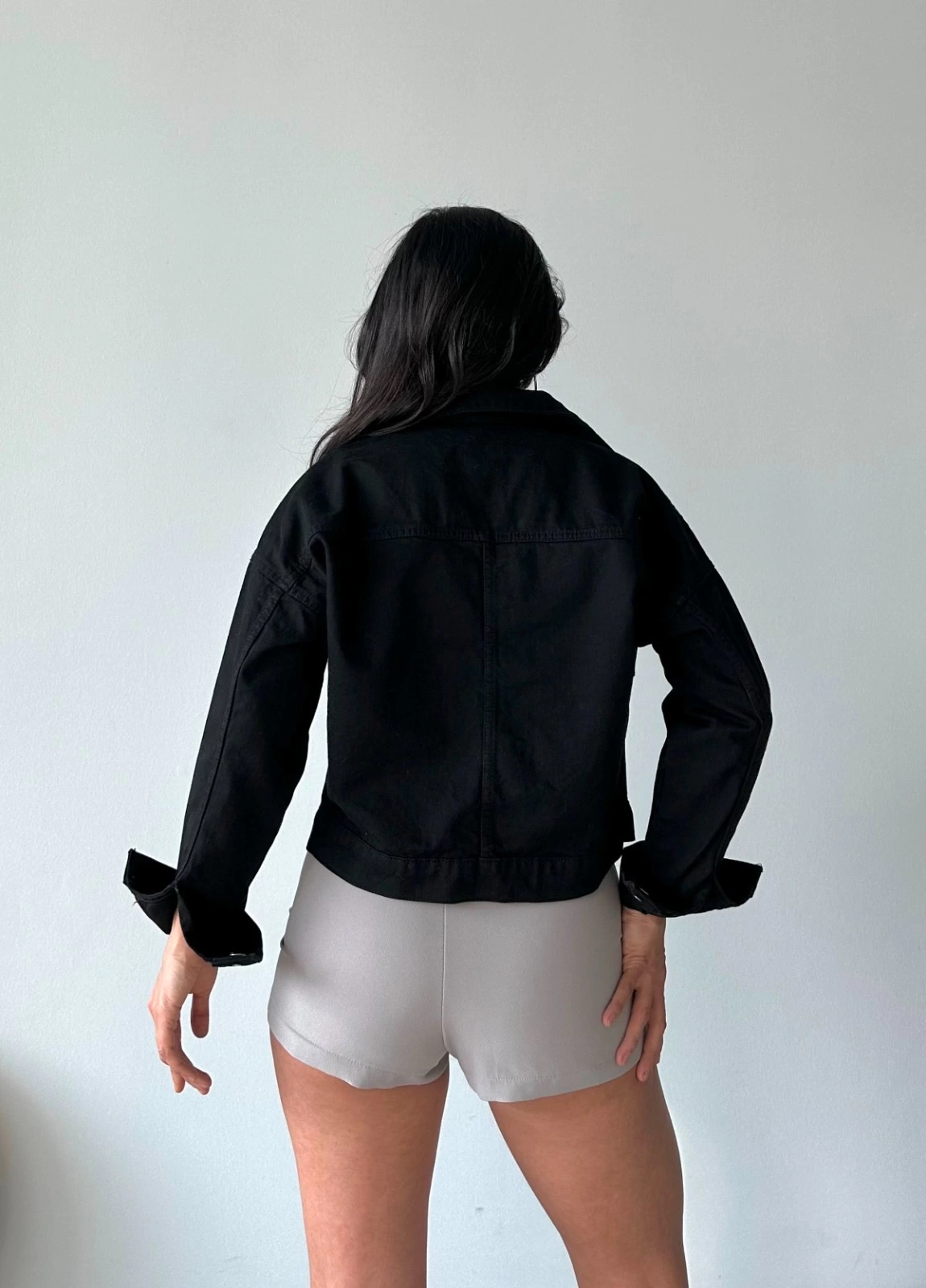 1234812_cift-cepli-super-tas-enzim-yikama-crop-ceket-siyah-d2000-88174186-sw1150sh1600.png Çift Cepli Kol Katlamalı Süper Taş Enzim Yıkamalı Crop Kot Ceket Siyah D2000 (Beden: M) - Görsel 6