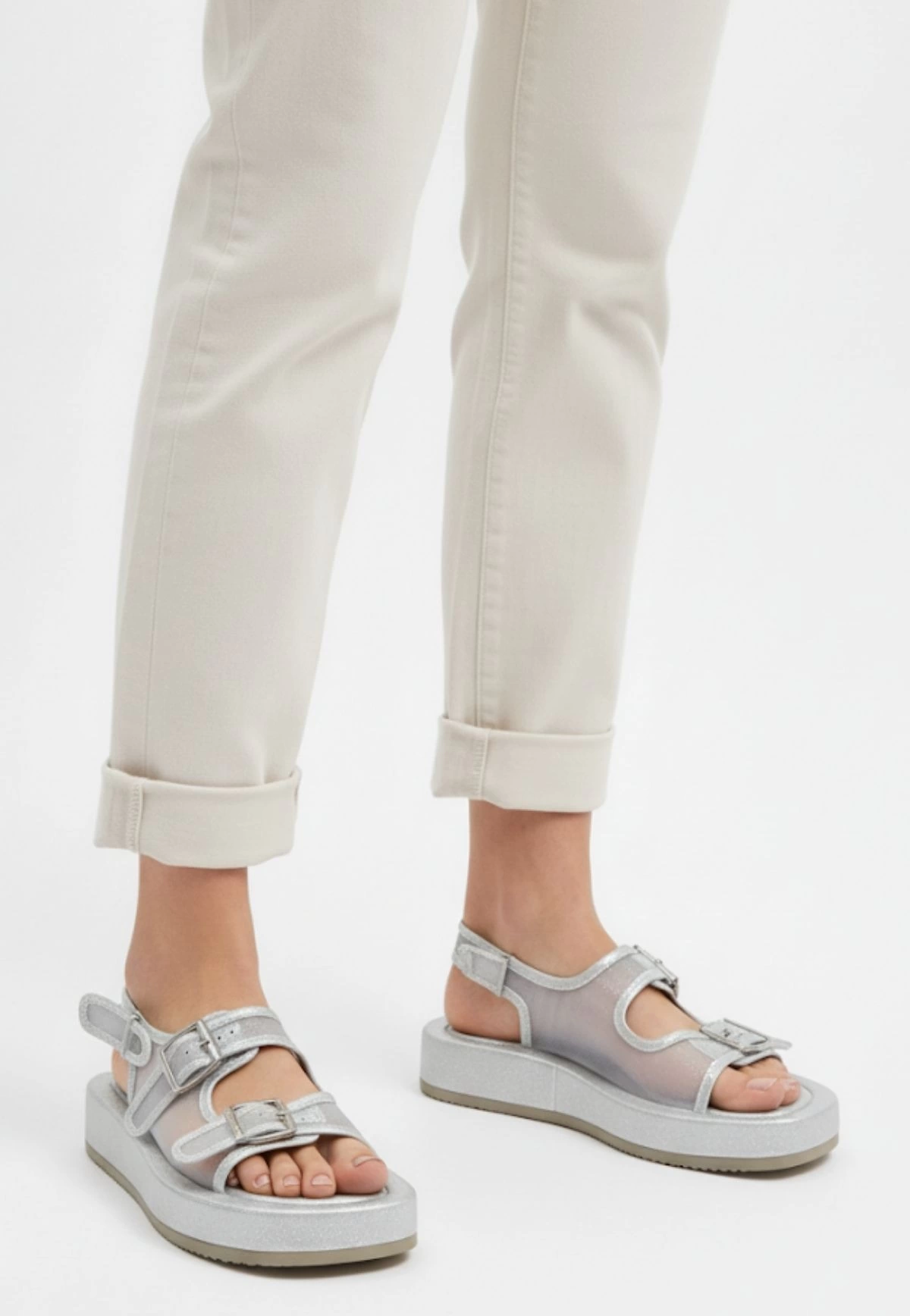 1235108_sinna-gumus-cilt-tul-detayli-sandalet-183963828-sw1200sh1736.png Sinna Gümüş Cilt Tül Detaylı Sandalet (Numara: 39) - Görsel 1