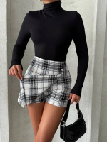İki Düğmeli Şort Ch Kumaş Etek Ekoseli Siyahbeyaz H26414 (Beden: L) - Görsel 2
