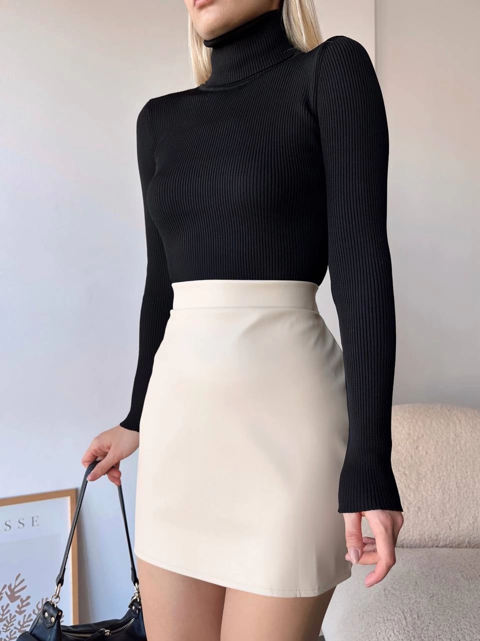 1235353_duz-deri-etek-bej-h24468-66977874-sw959sh1280.png Düz Deri Etek Bej H24468 (Beden: L) - Görsel 3