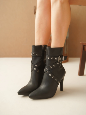 Atye Siyah Rugan Topuklu Bot (Numara: 37)