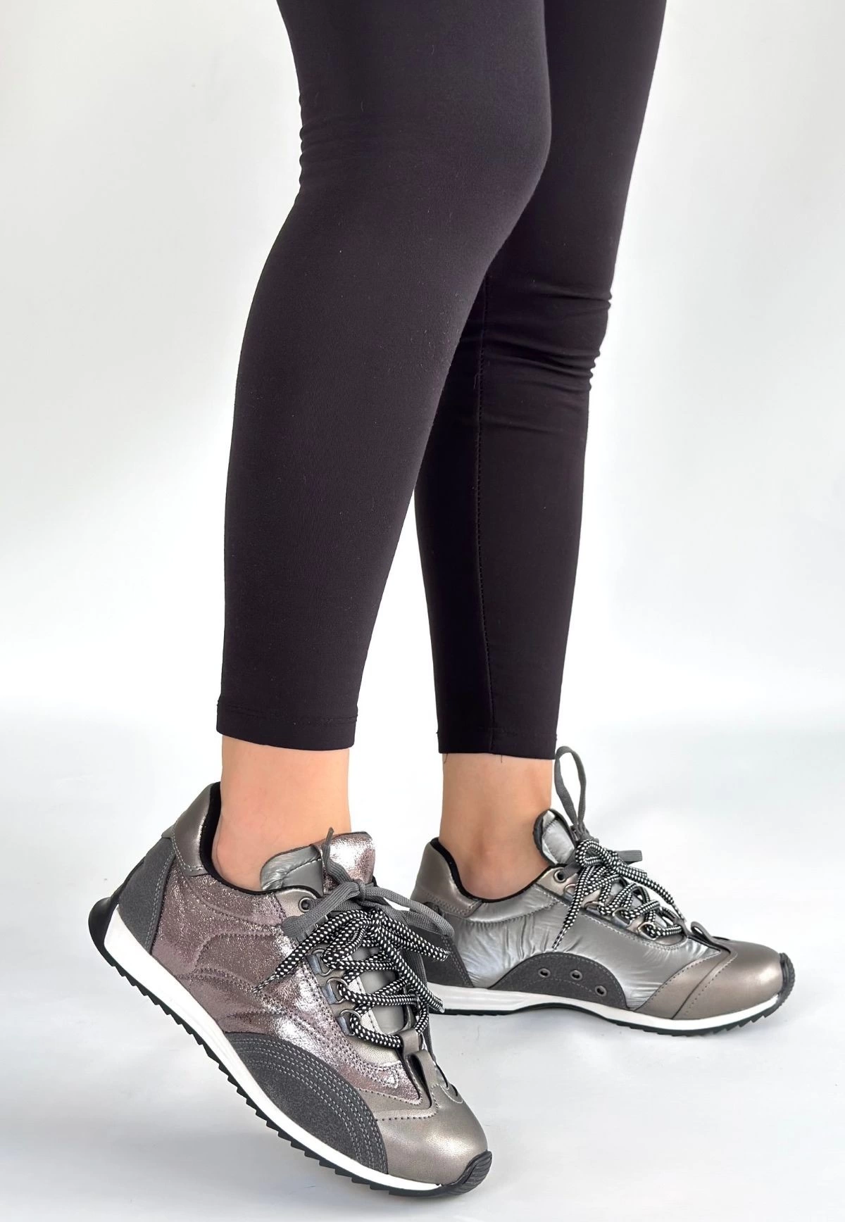 1235968_ranu-platin-cilt-parasut-detayli-bagcikli-spor-ayakkabi-249612567-sw1200sh1736.png Ranu Platin Cilt Paraşüt Detaylı Bağcıklı Spor Ayakkabı (Numara: 38) - Görsel 2