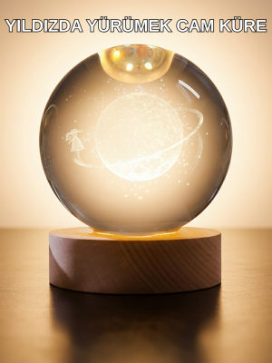 Işıklı Sarı Cam Küre ve Kız Figürü Ahşap Standlı Dekoratif Lamba